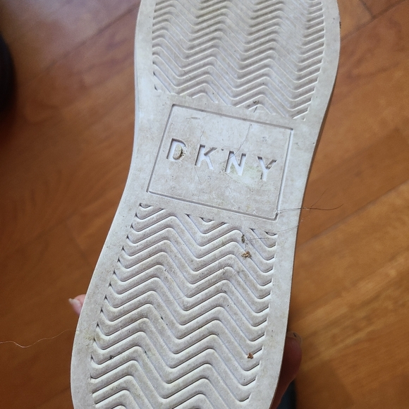 Suede Leather DKNY slip on shoes - Picture 5 of 5